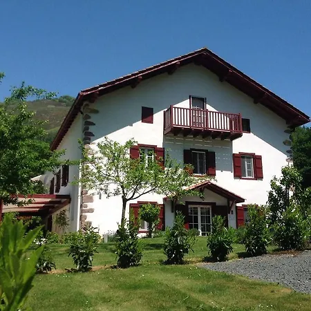 Bed & Breakfast Boutique Maison Aguerria 3*